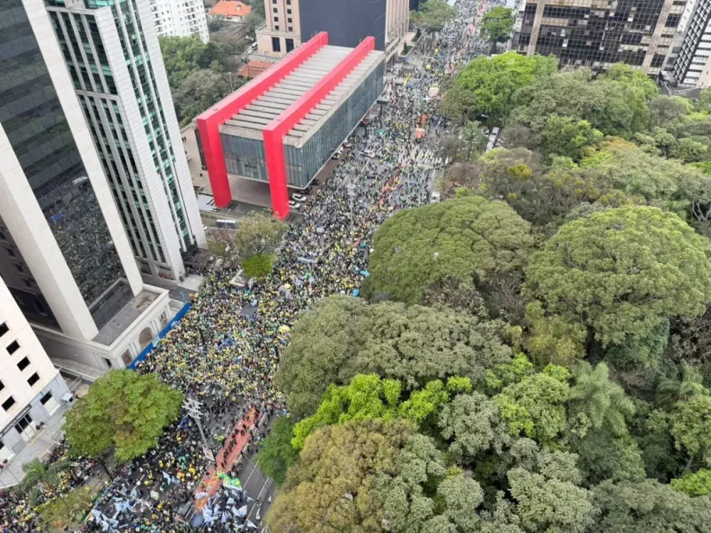 Atos da direita pelo país pedem saída de Moraes