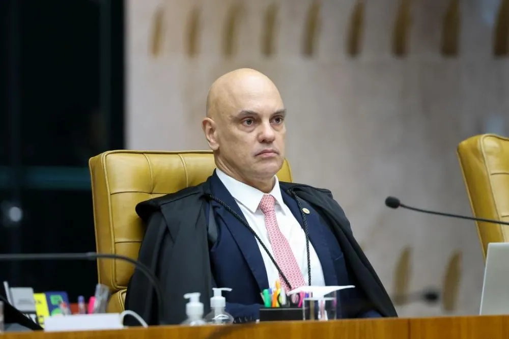 Moraes se declara impedido de votar liberdade de Bolsonaro