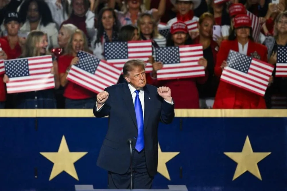 Trump promete dar R$ 25 mil a cada americano caso os republicanos vençam as eleições de novembro