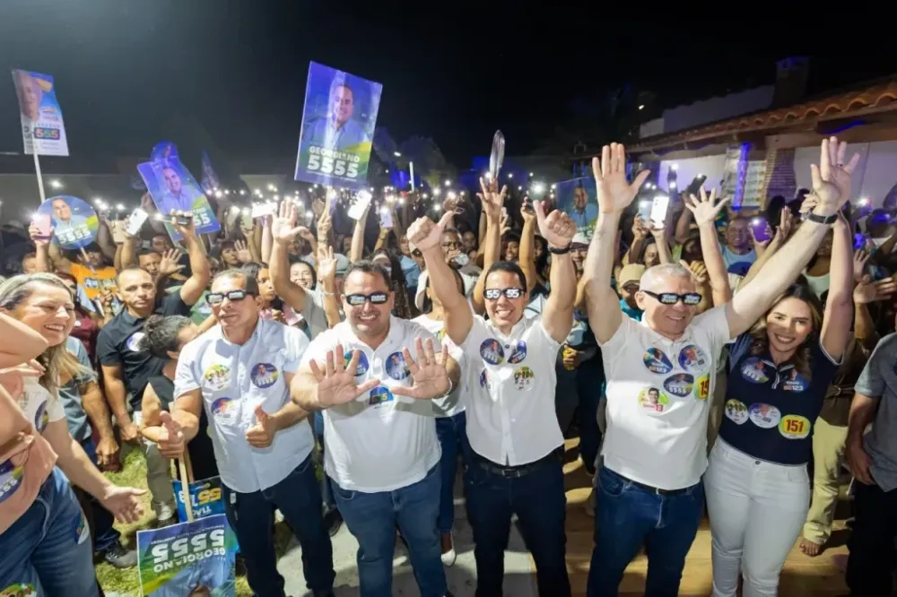 Ao lado do prefeito Victor Carvalho e de Georgiano, Tiago Vasconcelos participa de encontro político em Coronel José Dias