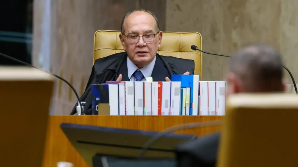 Ministros do STF deveriam pedir acesso ao celular de Moraes