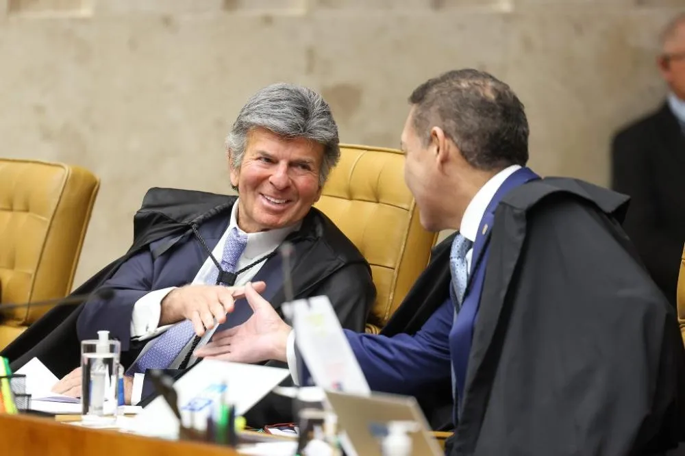 Novos diálogos de Vorcaro envolvem Fux, Kassio e Mendonça antes de sessão