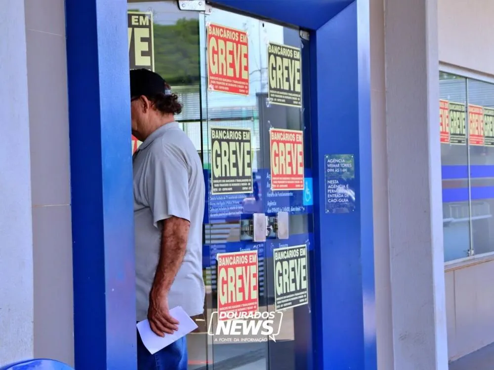 Caixa apresenta proposta e bancários decidem sobre fim da greve na segunda-feira