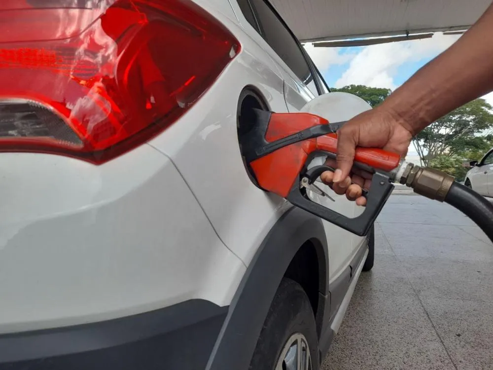 Procon autua 24 postos de combustíveis por excesso de álcool na gasolina e “bomba baixa” no Piauí
