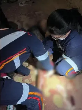Suspeito de assediar e agredir cunhada e menina de 11 anos fica ferido após vítima se defender com foice