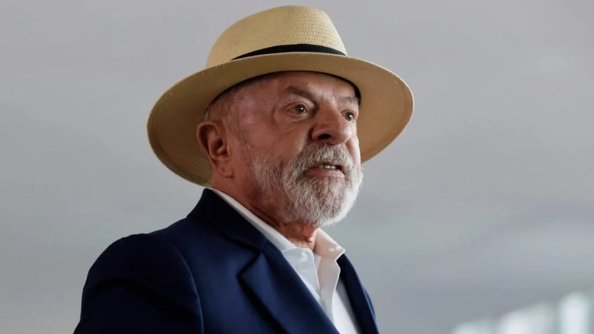 Governo Lula é desaprovado por 52% e aprovado por 45%, diz pesquisa
