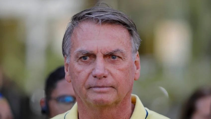 Defesa de Jair Bolsonaro desiste de pedido para suspensão de pena