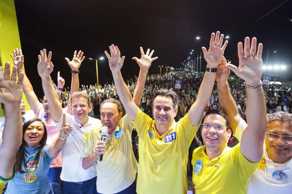 Ciro Nogueira participa de caminhada em São João do Piauí