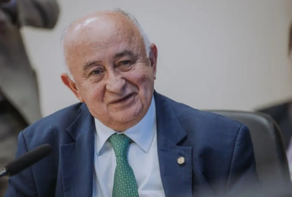 Júlio César propõe pacto nacional para atendimento de crianças neurodivergentes