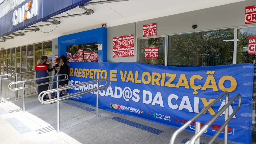 Caixa retoma atendimento presencial após decisão do TST