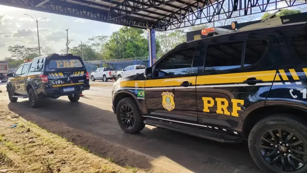 Quatro pessoas são flagradas com R$ 67 mil sem origem comprovada e extratos bancários