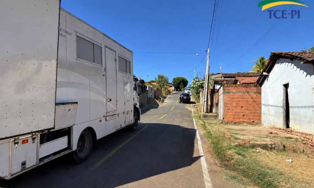 TCE-PI fiscaliza obras de pavimentação em 15 municípios com apoio de Caminhão Laboratório