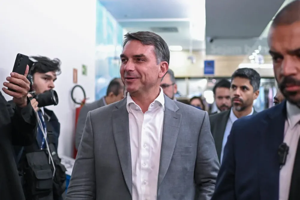 Flávio diz que vai ao debate da Band e provoca Lula: “Te espero”