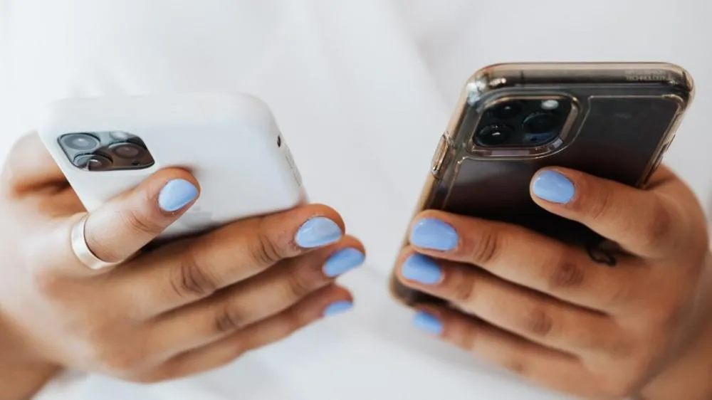Seu celular está te ouvindo? Veja mitos e riscos reais