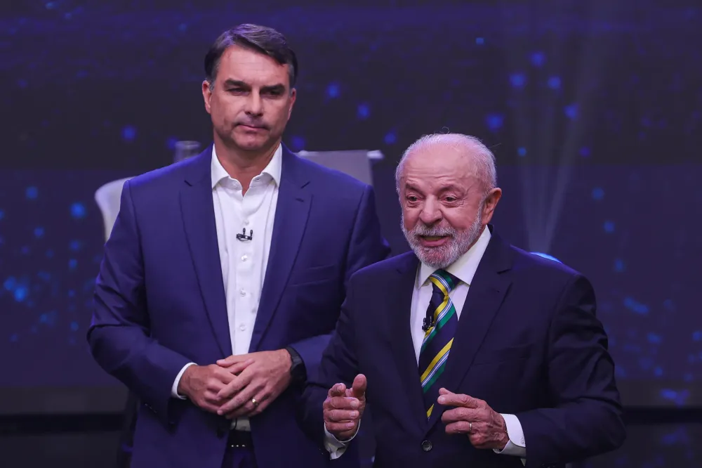Flávio tem 51% e Lula tem 49% dos votos válidos, diz PoderData/Aya