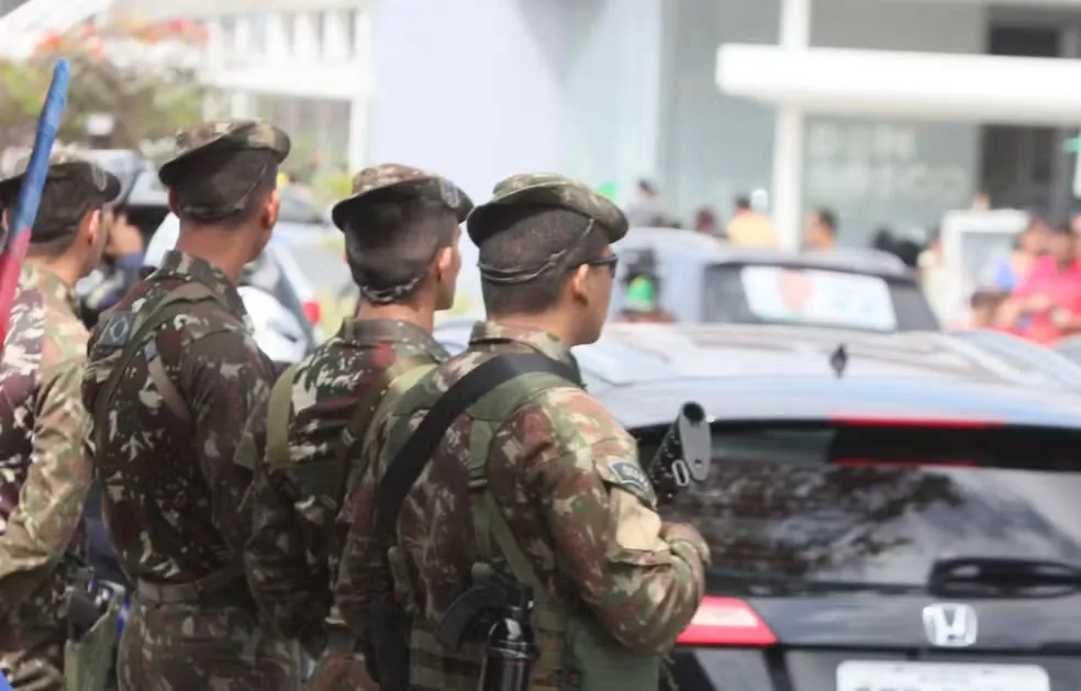 Militares do Exército realizam segurança durante eleições em São Luís — Foto: Paulo Soares/Grupo Mirante