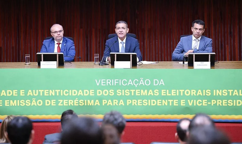 Sistemas do TSE estão blindados contra fraudes, diz Kassio Nunes Marques
