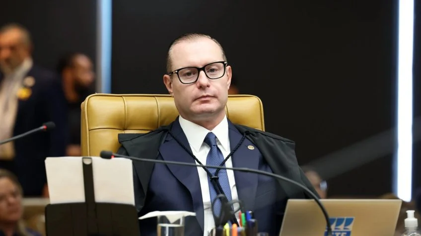 STF atropela TSE e prorroga eleição em duas horas