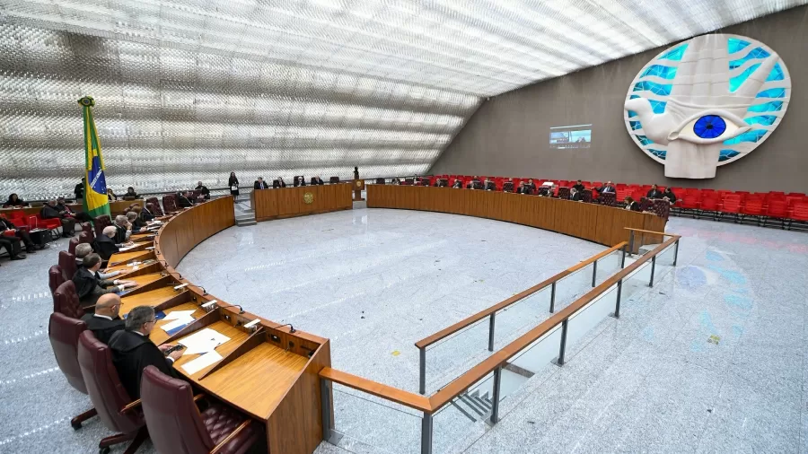 Reeleito, Lula poderá indicar sete ministros para o STJ e quatro para o STF