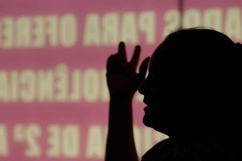TSE decide que condenados por violência contra a mulher são inelegíveis e vai enviar proposta ao Congresso