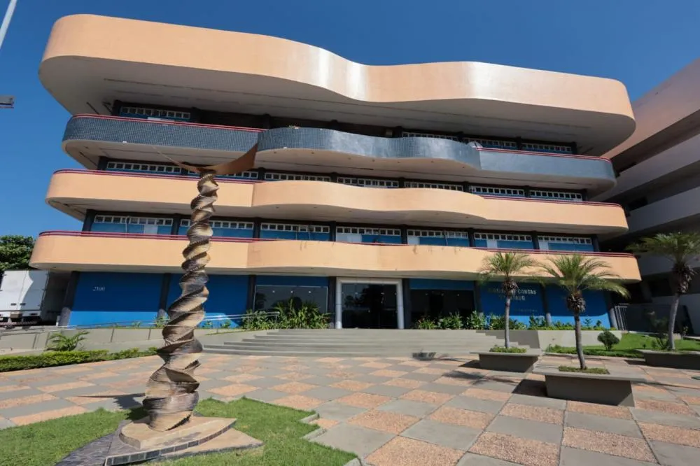 TCE-PI aponta excesso de gastos em Caracol e falta de relatório em Dirceu Arcoverde